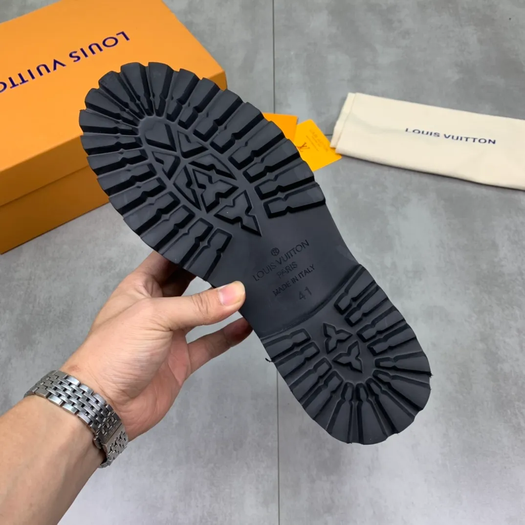Men's men's shoes 💰P620💰【New】🆘Water-dyed cow lining LV Louis Vuitton business high-top leather shoes, made of original imported Italian 🇮🇹 calfskin, full cowhide lining, carefully handmade by professional shoemakers, the original version is specially designed for wear-resistant outsole. Standard code 38-44 3⃣️color🉑️choice